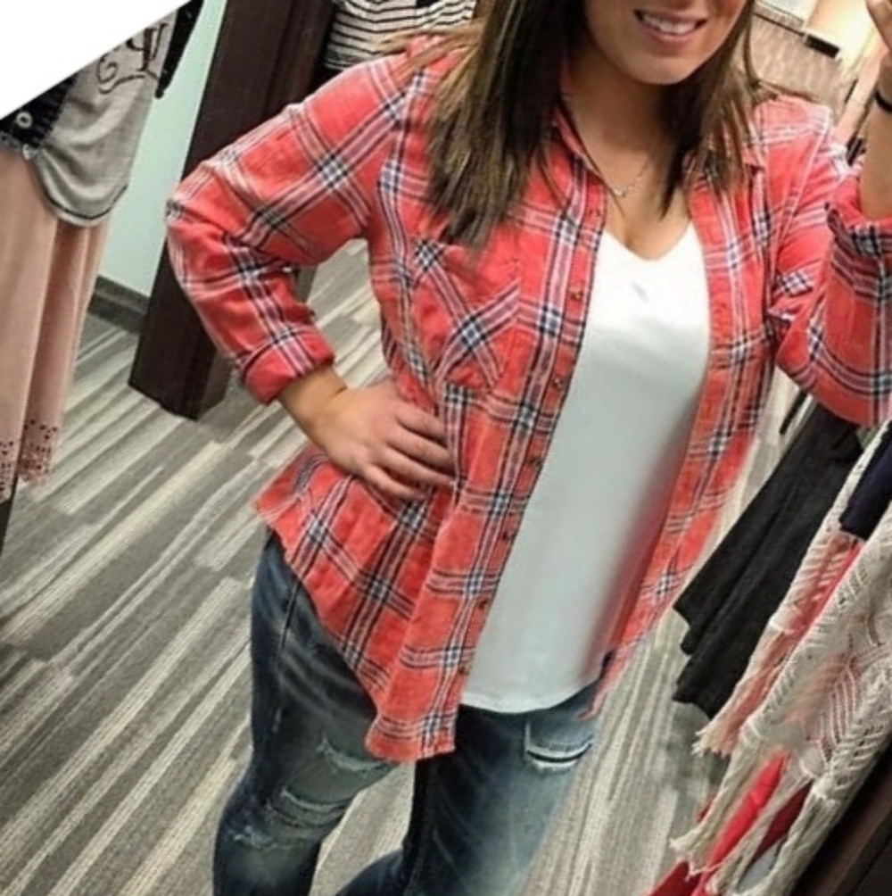 Maurices shirt button up long sleeve pink coral blue dark gray plaid rayon L